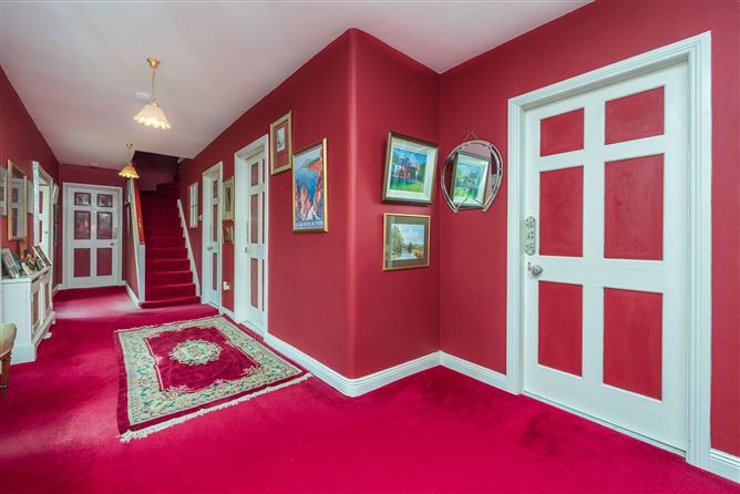 https://photos-a.propertyimages.ie/media/2/3/1/4998132/5ae1c6d5-3531-4e64-abbe-e1ed06d86c64_l.jpg