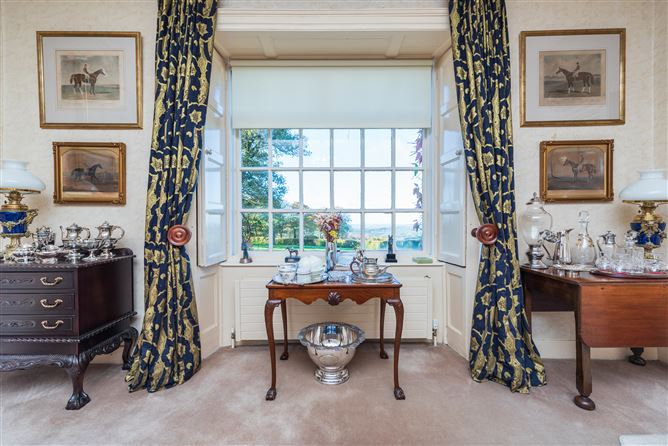https://photos-a.propertyimages.ie/media/2/3/1/4998132/5ae1c6d5-3531-4e64-abbe-e1ed06d86c64_l.jpg