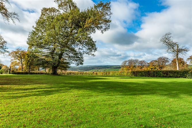https://photos-a.propertyimages.ie/media/2/3/1/4998132/5ae1c6d5-3531-4e64-abbe-e1ed06d86c64_l.jpg