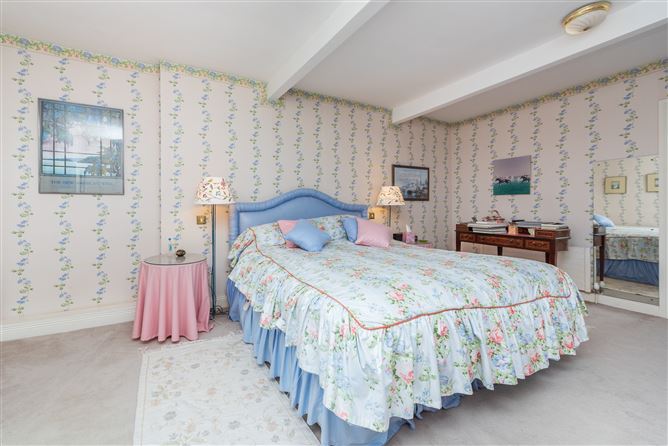 https://photos-a.propertyimages.ie/media/2/3/1/4998132/5ae1c6d5-3531-4e64-abbe-e1ed06d86c64_l.jpg