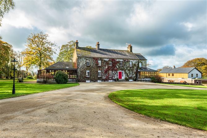 https://photos-a.propertyimages.ie/media/2/3/1/4998132/5ae1c6d5-3531-4e64-abbe-e1ed06d86c64_l.jpg