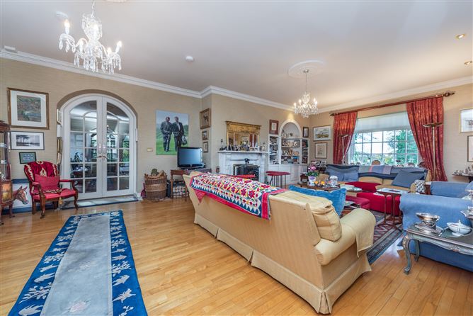 https://photos-a.propertyimages.ie/media/2/3/1/4998132/5ae1c6d5-3531-4e64-abbe-e1ed06d86c64_l.jpg