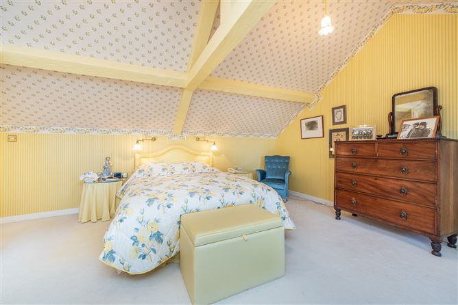 https://photos-a.propertyimages.ie/media/2/3/1/4998132/5ae1c6d5-3531-4e64-abbe-e1ed06d86c64_l.jpg