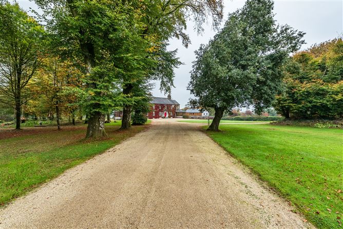 https://photos-a.propertyimages.ie/media/2/3/1/4998132/5ae1c6d5-3531-4e64-abbe-e1ed06d86c64_l.jpg
