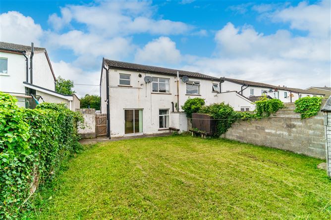 Photo 22 of 24 — 18 Dodsborough Road, Lucan, Dublin