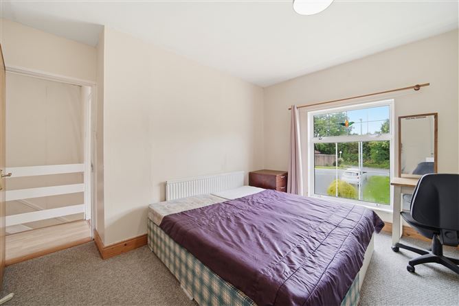 Photo 14 of 24 — 18 Dodsborough Road, Lucan, Dublin