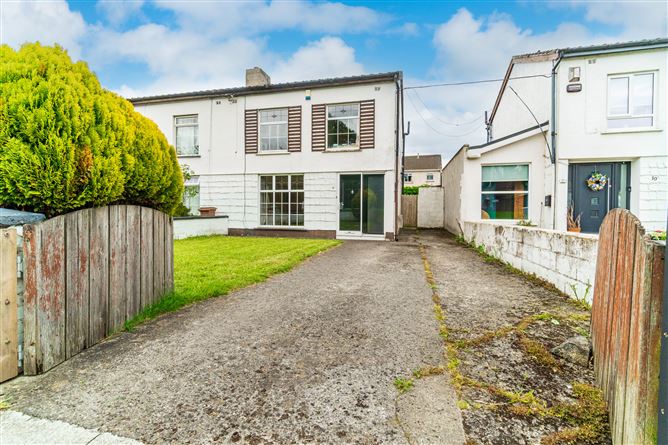 Photo 19 of 24 — 18 Dodsborough Road, Lucan, Dublin