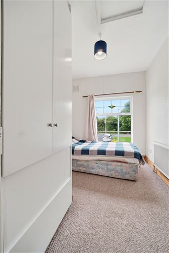 Photo 12 of 24 — 18 Dodsborough Road, Lucan, Dublin