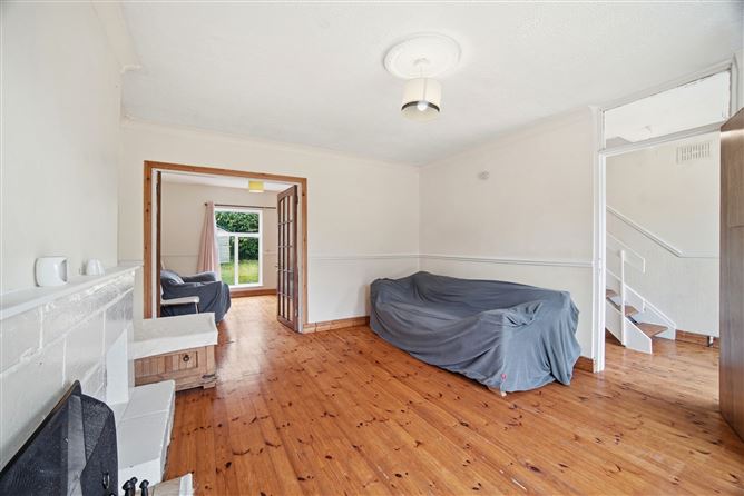 Photo 9 of 24 — 18 Dodsborough Road, Lucan, Dublin