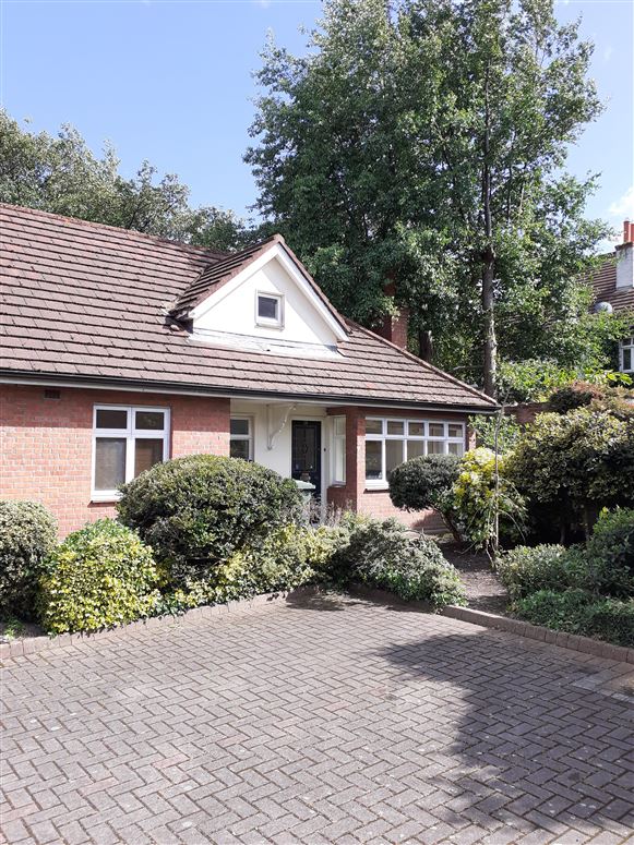 Hampton Crescent, St Helens Wood, Booterstown, County Dublin