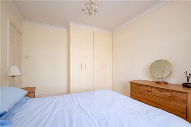 2 Hillcrest Downs, Sandyford, Dublin 18