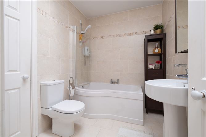 2 Hillcrest Downs, Sandyford, Dublin 18
