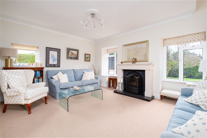2 Hillcrest Downs, Sandyford, Dublin 18