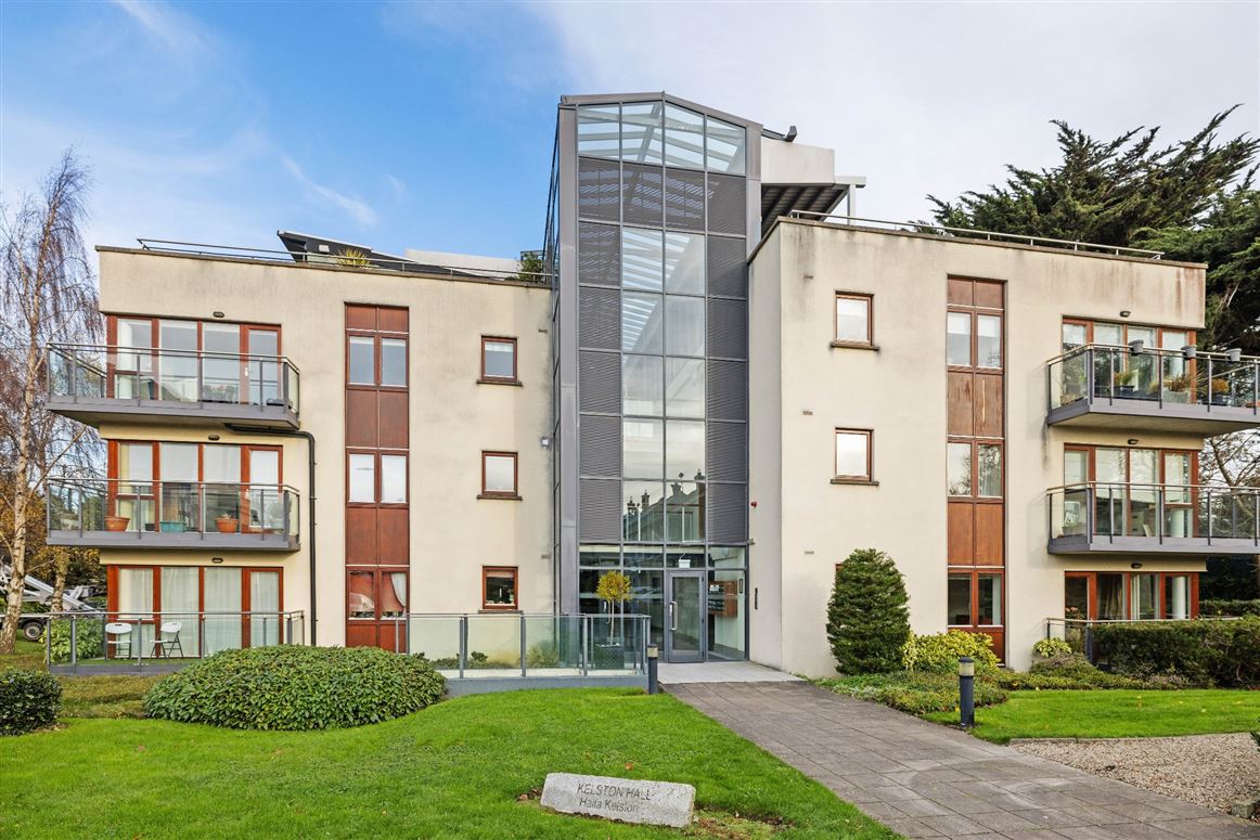 4 Kelston Hall, Foxrock, Dublin 18