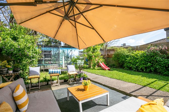 https://photos-a.propertyimages.ie/media/2/3/2/4910232/e91fa553-10f1-476f-bc87-6ee05da7f1bf_l.jpg