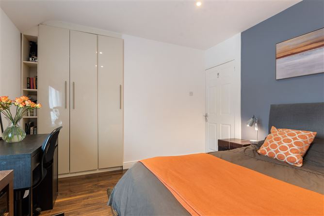 https://photos-a.propertyimages.ie/media/2/3/2/4910232/e91fa553-10f1-476f-bc87-6ee05da7f1bf_l.jpg