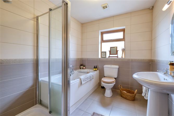 6 Cluain Doire, Newtownforbes, Co. Longford