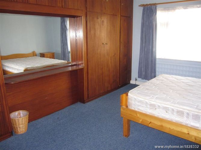 Photo 6 of 8 — 135 Shantalla Road, Santry, Dublin 9