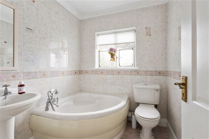 35 Roebuck Downs, Clonskeagh, Dublin 14