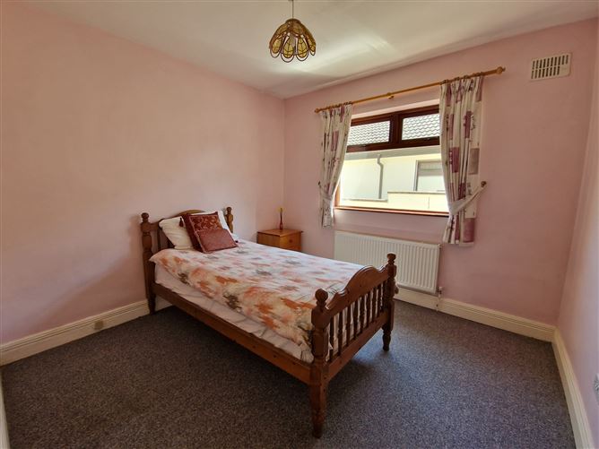 22 Oak Drive, Swinford, Co. Mayo