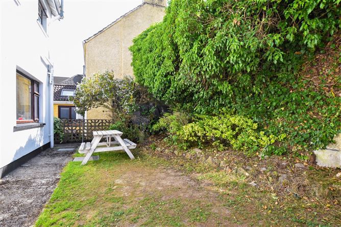 Tara, 96 Old Seamus Quirke Road, Shantalla, Galway