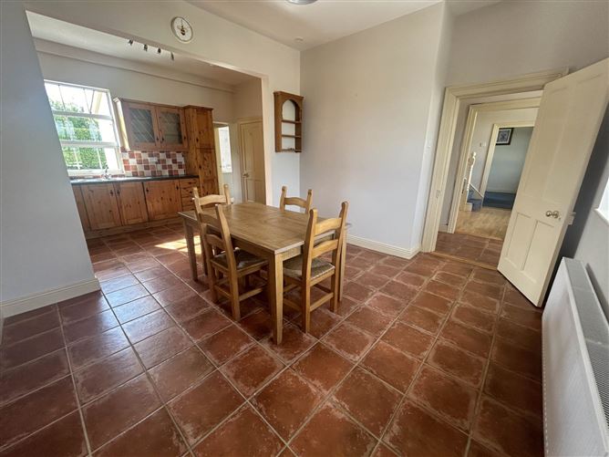 Dories Cottage, Ennis Road, Kildysart, Ennis, County Clare