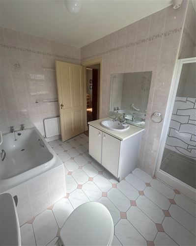 Dories Cottage, Ennis Road, Kildysart, Ennis, County Clare