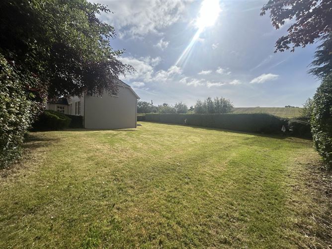 Dories Cottage, Ennis Road, Kildysart, Ennis, County Clare