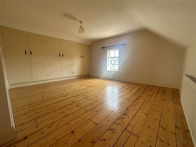 Dories Cottage, Ennis Road, Kildysart, Ennis, County Clare