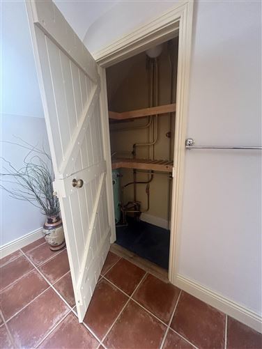 Dories Cottage, Ennis Road, Kildysart, Ennis, County Clare