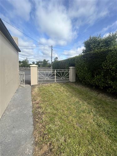 Dories Cottage, Ennis Road, Kildysart, Ennis, County Clare