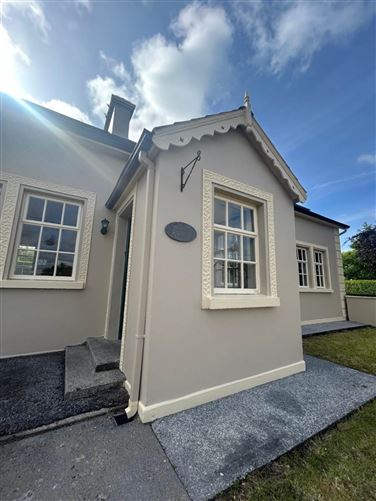 Dories Cottage, Ennis Road, Kildysart, Ennis, County Clare