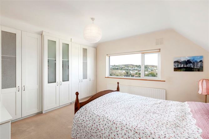 https://photos-a.propertyimages.ie/media/2/3/3/4909332/03cbf3ff-0b78-4ef3-93bd-24753bc42c66_l.jpg