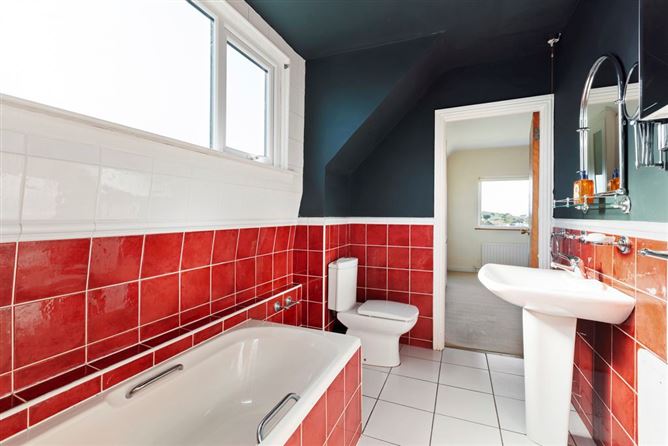 https://photos-a.propertyimages.ie/media/2/3/3/4909332/03cbf3ff-0b78-4ef3-93bd-24753bc42c66_l.jpg
