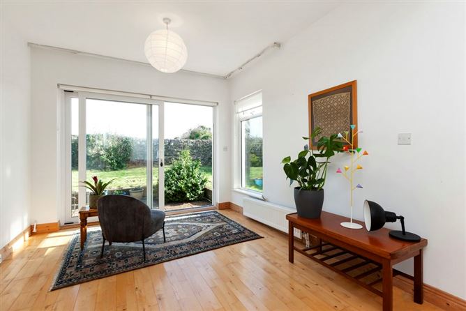https://photos-a.propertyimages.ie/media/2/3/3/4909332/03cbf3ff-0b78-4ef3-93bd-24753bc42c66_l.jpg