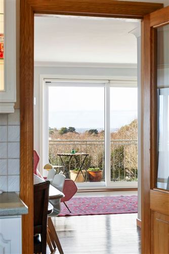 https://photos-a.propertyimages.ie/media/2/3/3/4909332/03cbf3ff-0b78-4ef3-93bd-24753bc42c66_l.jpg