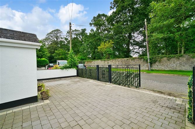Oakwood, Ladycastle Upper, Straffan, County Kildare