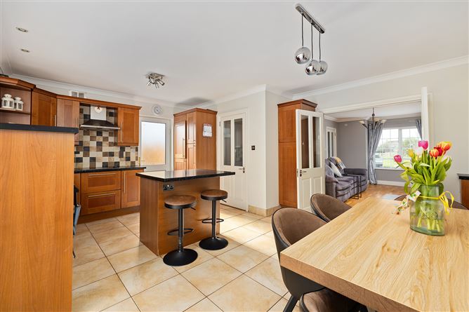 6 Newbury Park, Derrinturn, Kildare