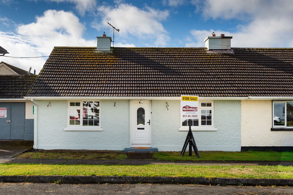 38 Saint Brochan's Park, Bracknagh, Rathangan, Co. Offaly