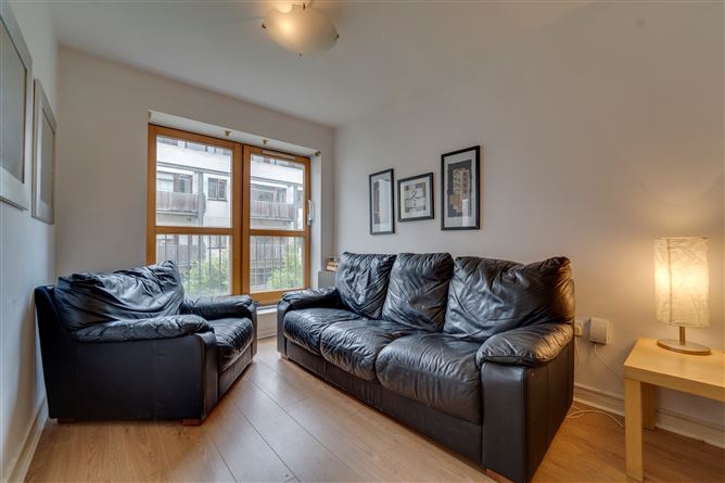 Apt 35, Music Hall, , Temple Bar, Dublin 2