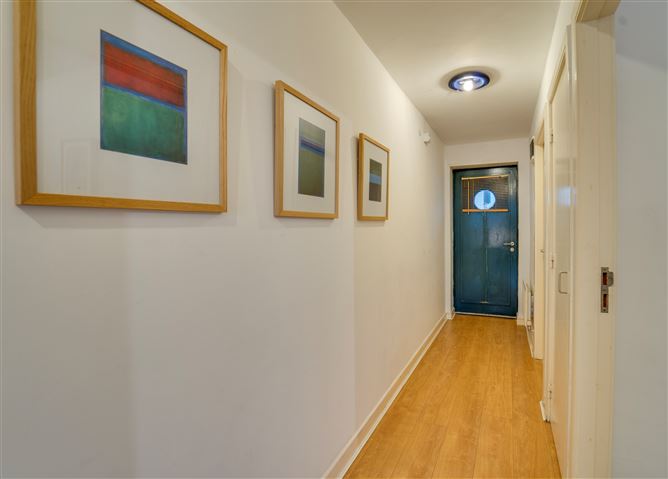 Apt 35, Music Hall, , Temple Bar, Dublin 2