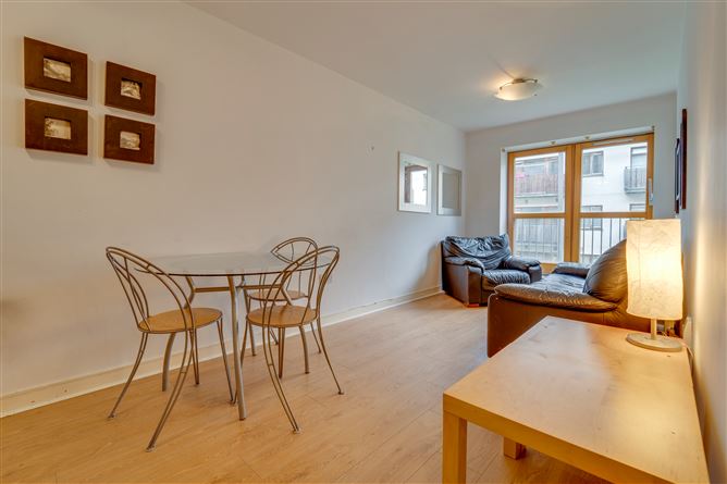 Apt 35, Music Hall, , Temple Bar, Dublin 2