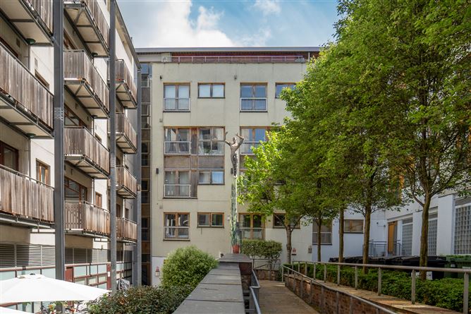Apt 35, Music Hall, , Temple Bar, Dublin 2
