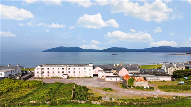Ref 1189 - The Bayview Hotel, Main Street, Waterville, Kerry