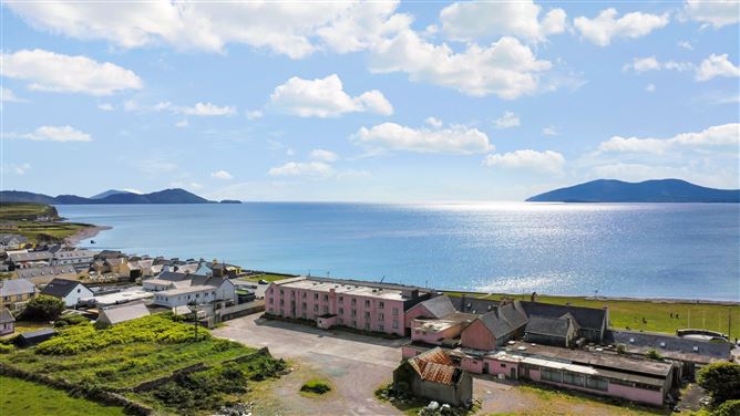 Ref 1189 - The Bayview Hotel, Main Street, Waterville, Kerry