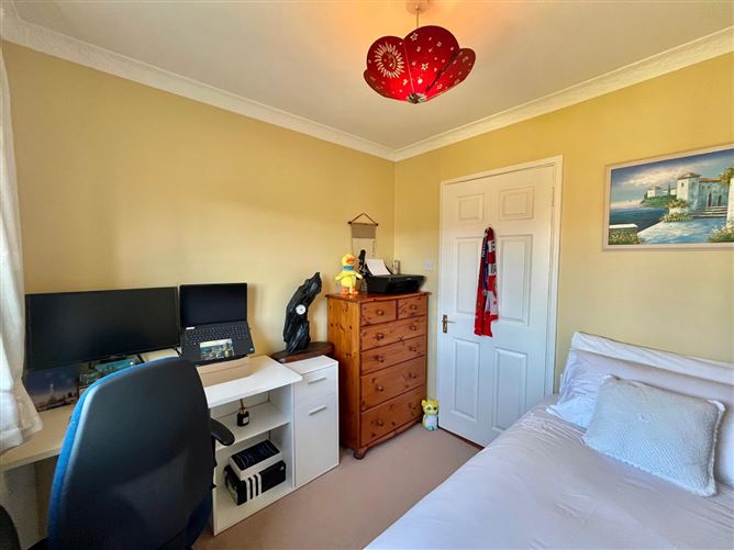 Photo 15 of 21 — 47 Manor Hill, Ballincollig, Cork