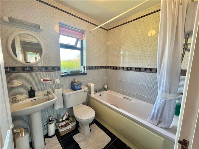 Photo 14 of 21 — 47 Manor Hill, Ballincollig, Cork