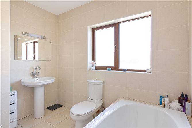 26 Forest Grove, Dromahair, Co. Leitrim