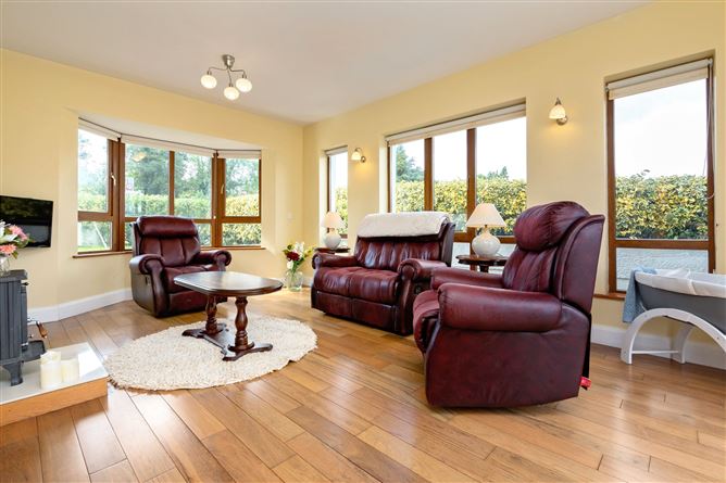 26 Forest Grove, Dromahair, Co. Leitrim