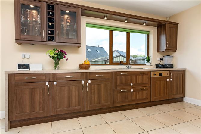 26 Forest Grove, Dromahair, Co. Leitrim